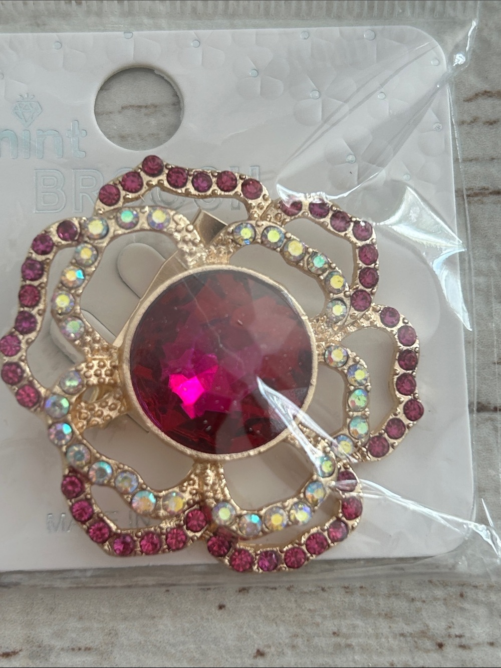 🔥$2 Elegant Gold-Tone Pink Crystal Flower Brooch